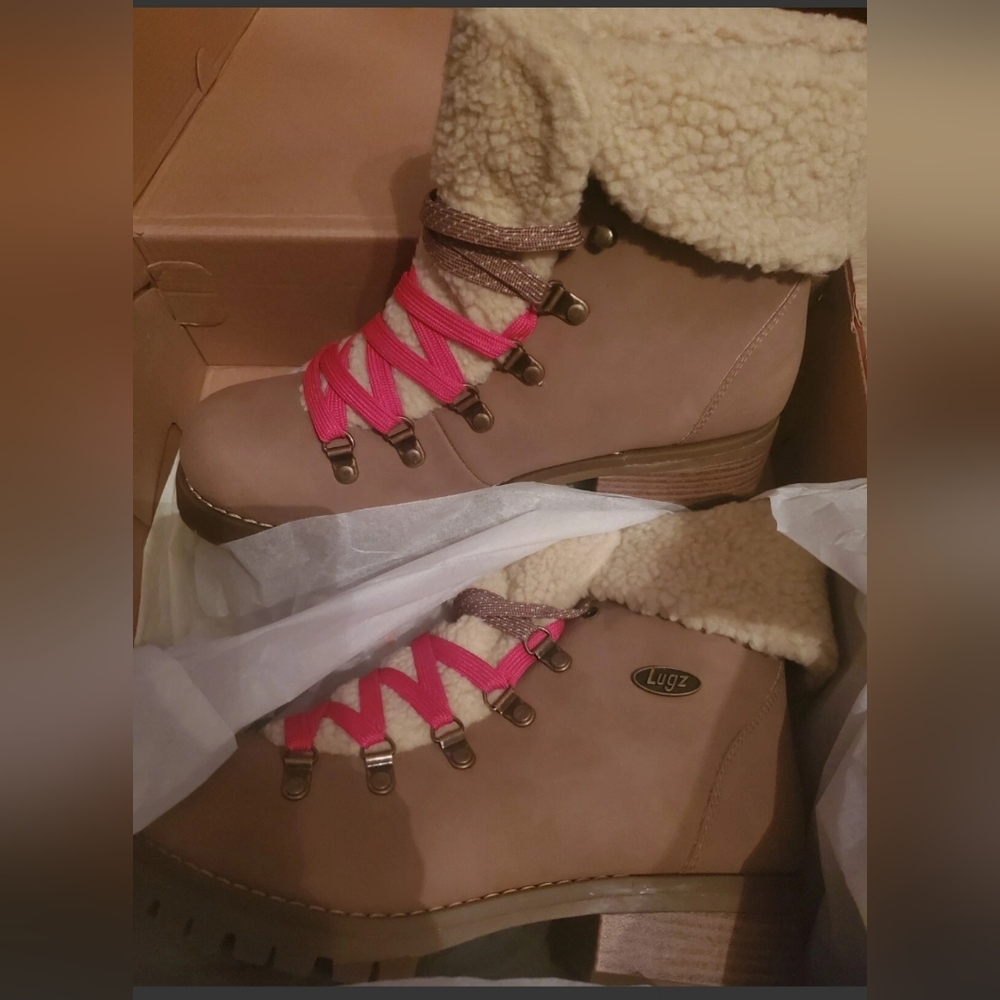 Womens Boots Lugz Size 11 M Eevee Hiker Look Heeled Sherpa Lace Ups New In Box